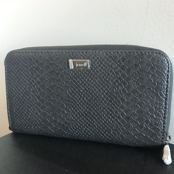 thirty-one Handbags - NWOT Jewell by Thirty-One wallet